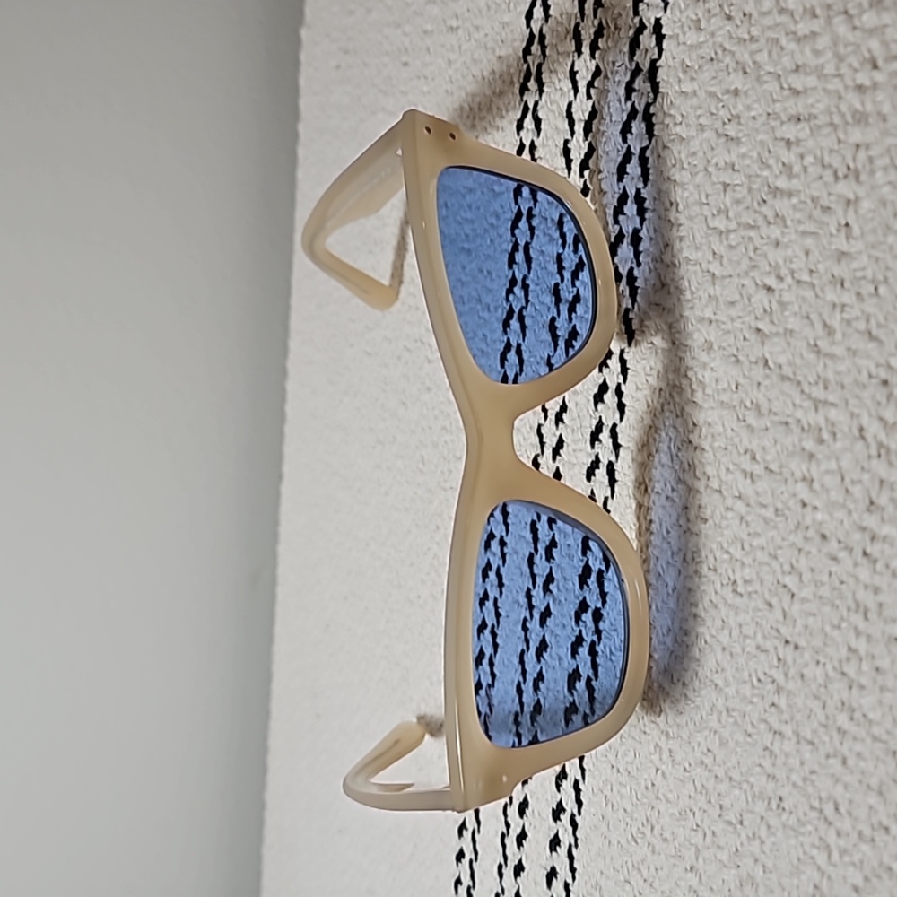 Ray-Ban Beige and Blue Sunglasses - Picture 2 of 6